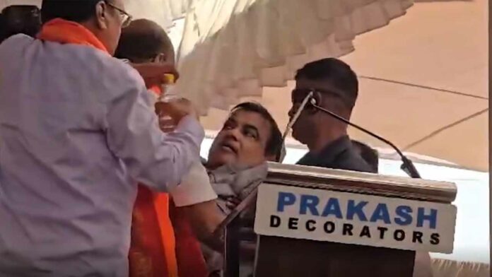 Nitin Gadkari Faints