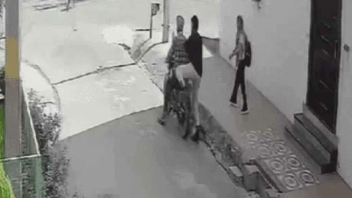 Robbery with a girl in a posh area of Jalandhar,